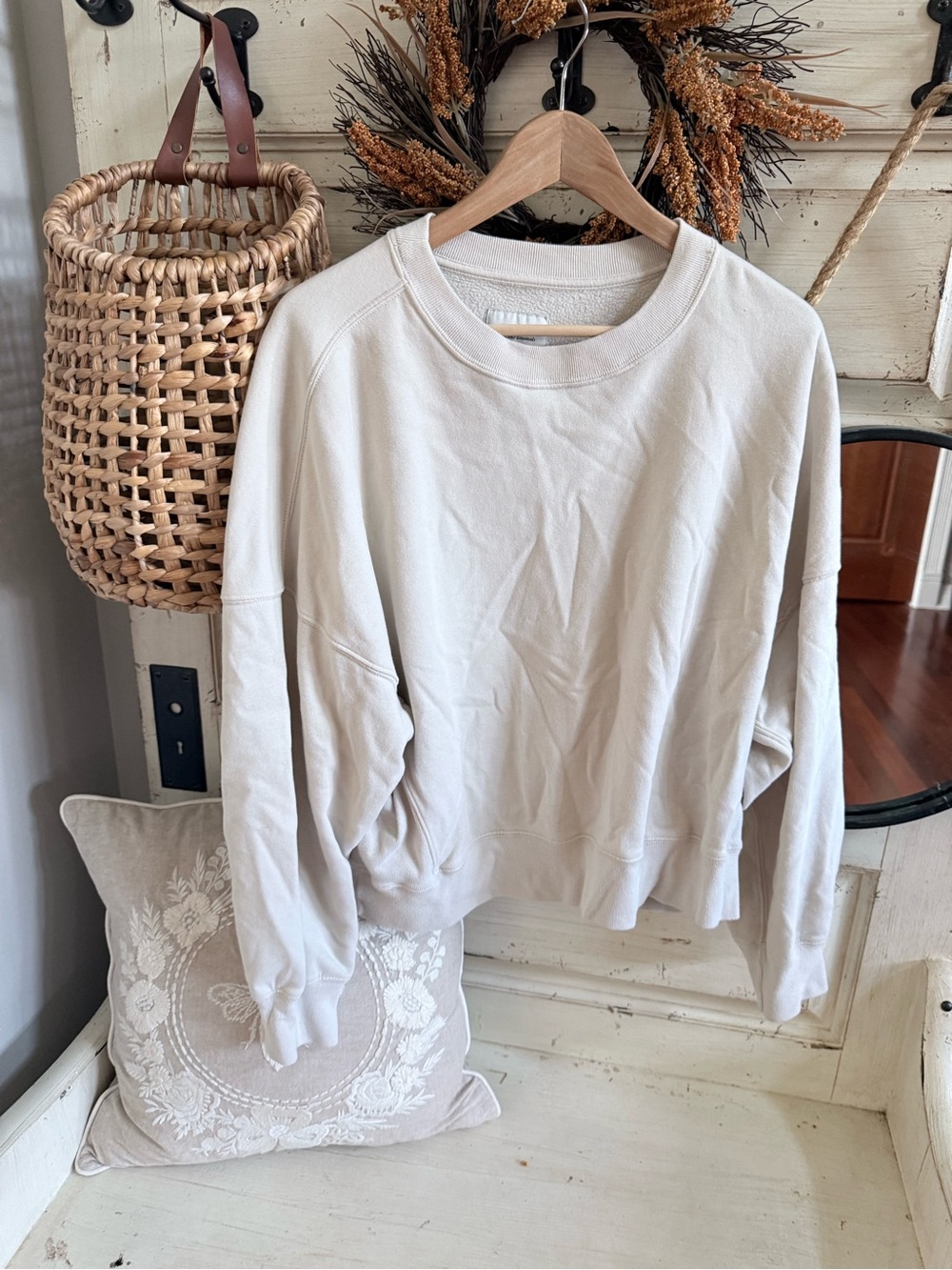 A&F Cream crew neck